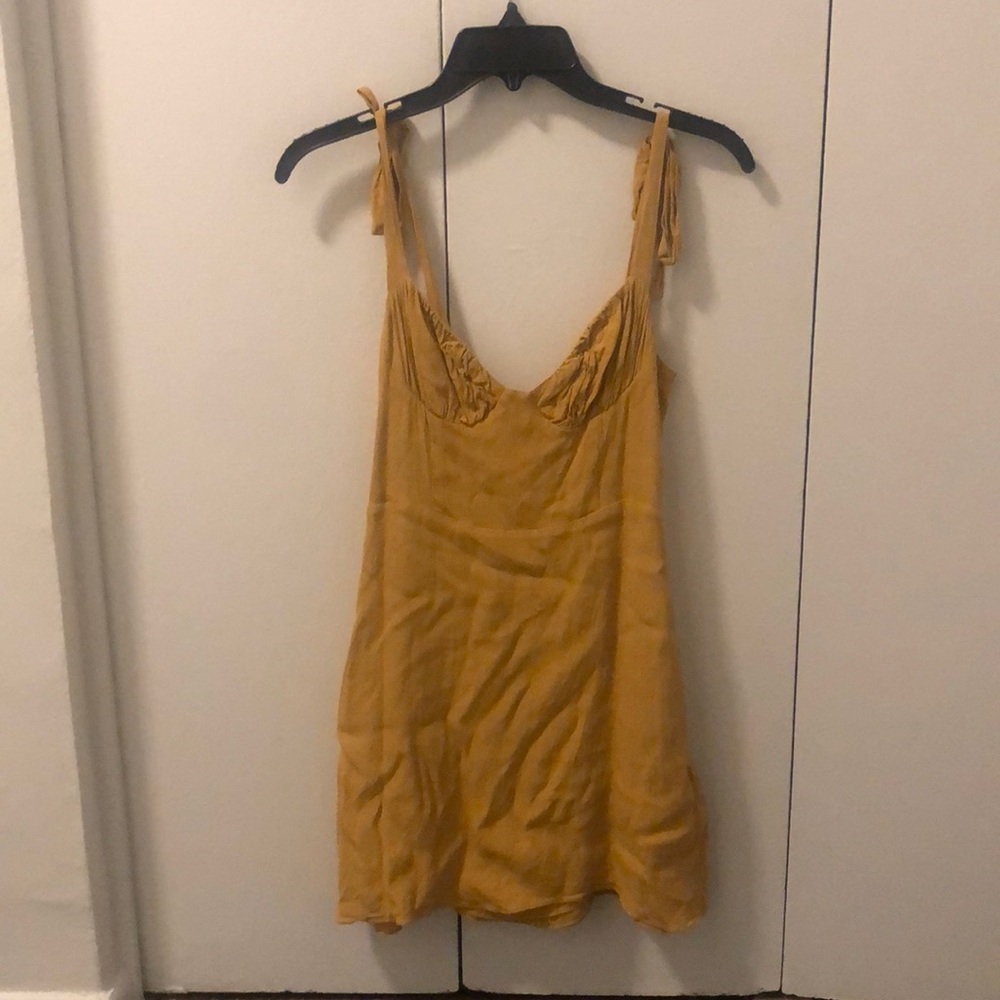 Aritzia Wilfred Dress